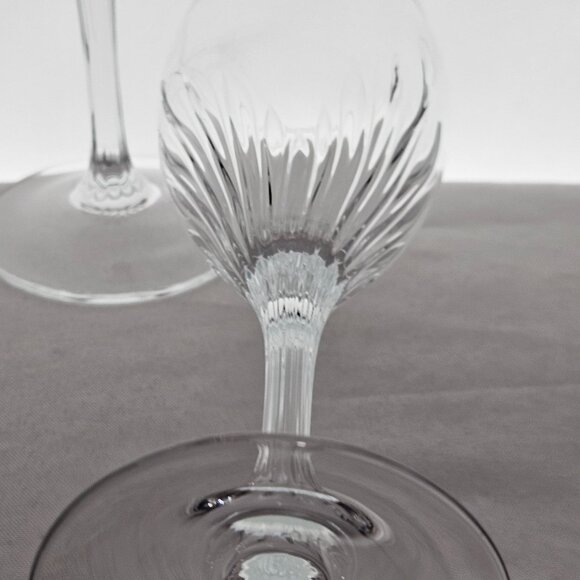 Cristal dArques Fiama Wine Glasses 8" Set/2 crystal goblet vertical cuts swirl - Picture 8 of 11